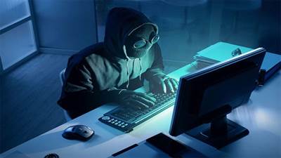 در صورت وقوع یک جرم سایبری مانند کلاهبرداری اینترنتی، هک، فیشینگ، تهدید و اخاذی آنلاین، انتشار اطلاعات شخصی بدون اجازه و غیره، می‌توان از طریق مراجع قضایی و پلیس فتا اقدام به شکایت کرد.
